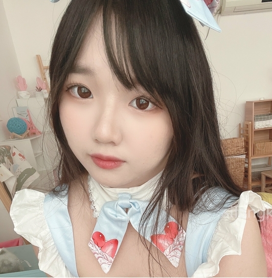 Onlyfans童颜港妹Mikaying私人订制-数百刀价值商品