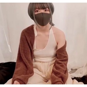 OnlyFans网红少女HongKongDoll玩偶姐姐：情侣游戏与扑克游戏，看点十足！